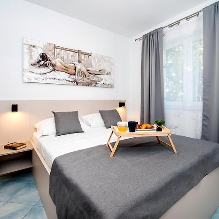 F&R Apartments II 罗维尼 外观 照片