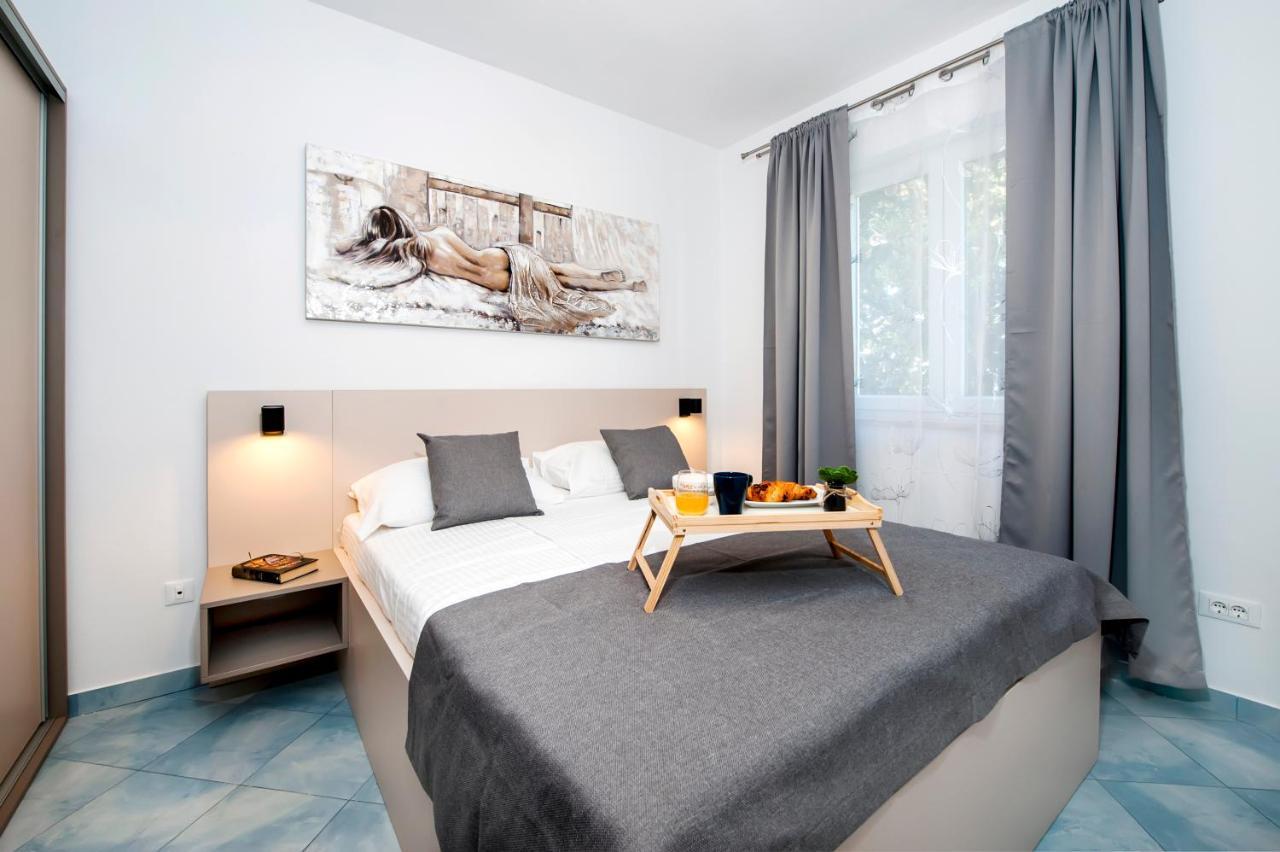 F&R Apartments II 罗维尼 外观 照片